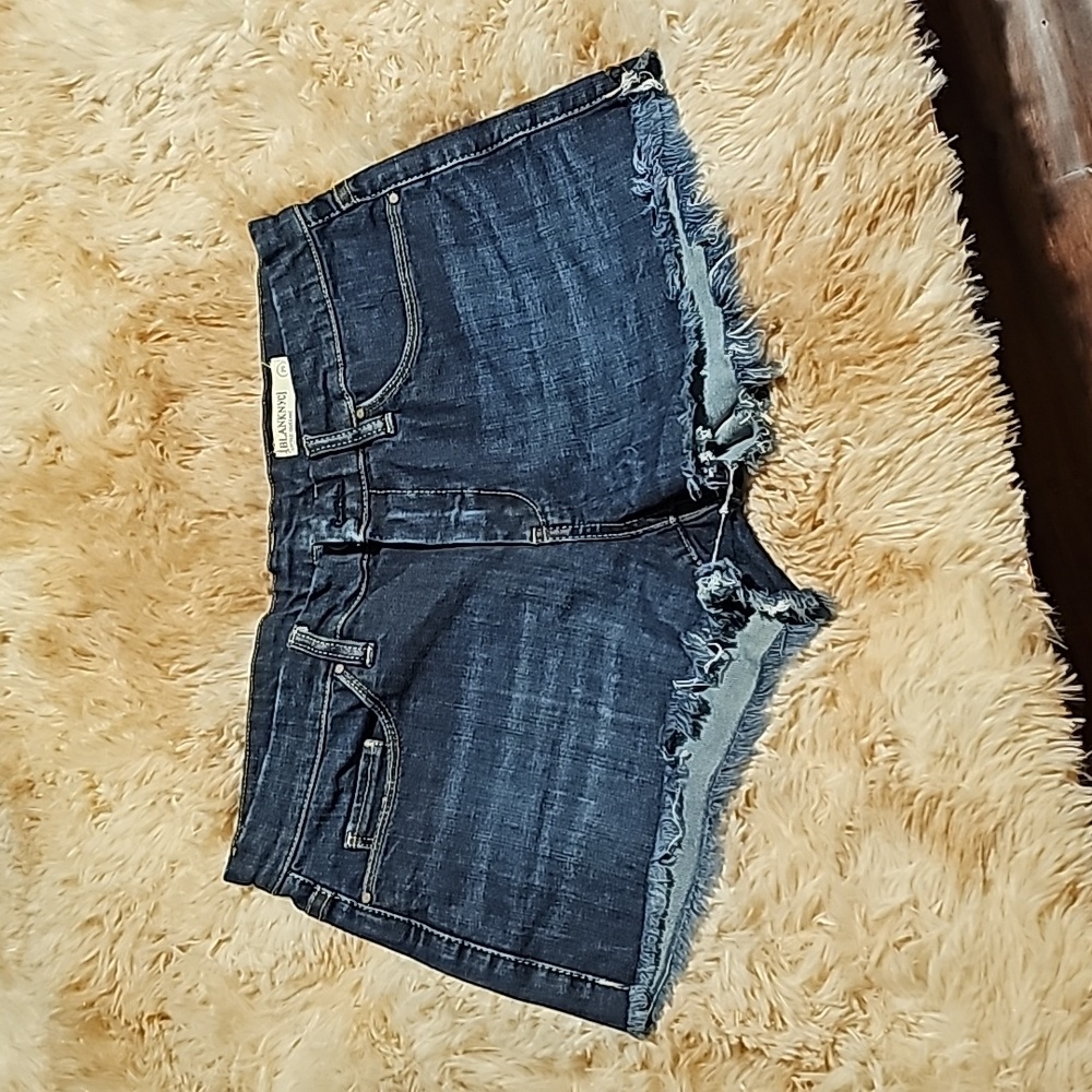 BLANK NYC JEAN SHORTS SIZE 29